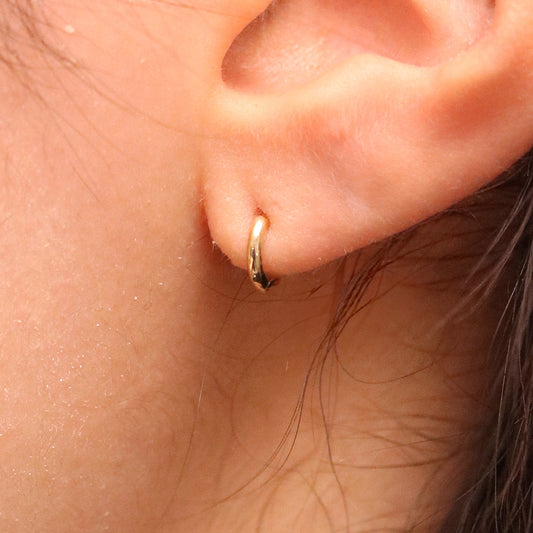 6mm huggie earring
